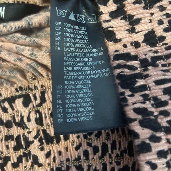 H&M Women’s Viscose Cheetah Print Pants - Picture 3 of 13